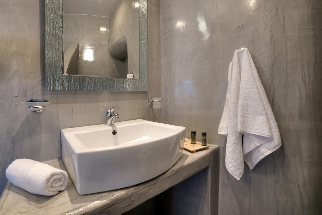 Remvi Suites Firostefani Exteriör bild