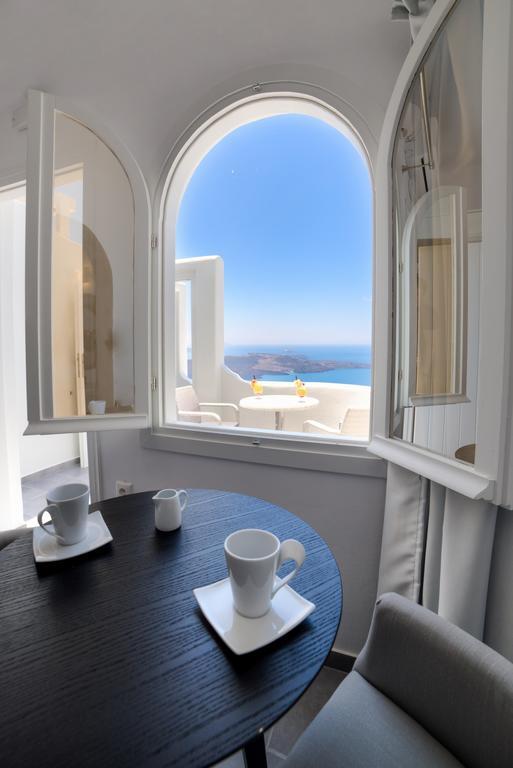 Remvi Suites Firostefani Rum bild