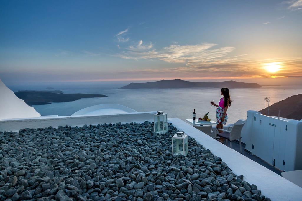 Remvi Suites Firostefani Rum bild