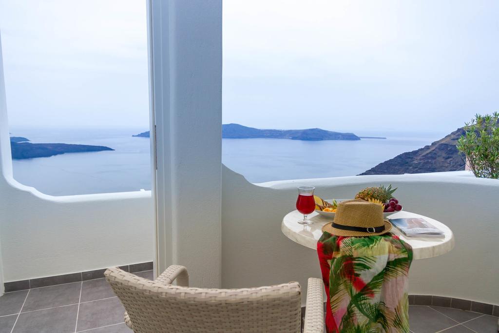 Remvi Suites Firostefani Rum bild